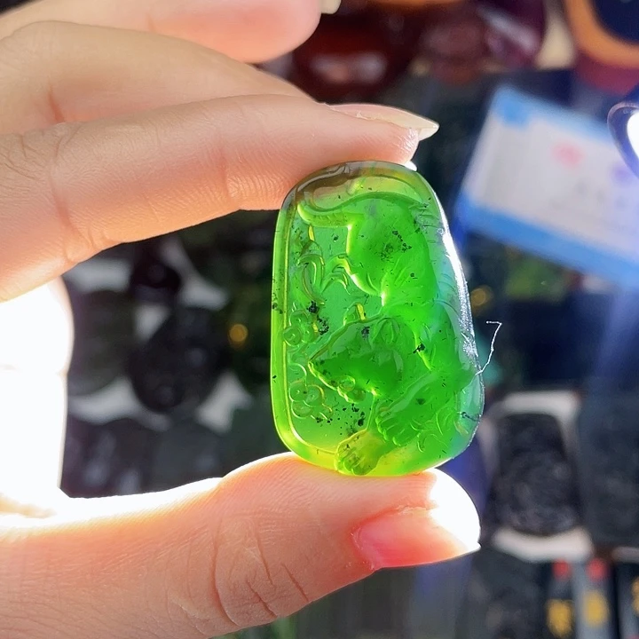 未镶嵌蛇纹石玉手串泰山玉虎虎生威