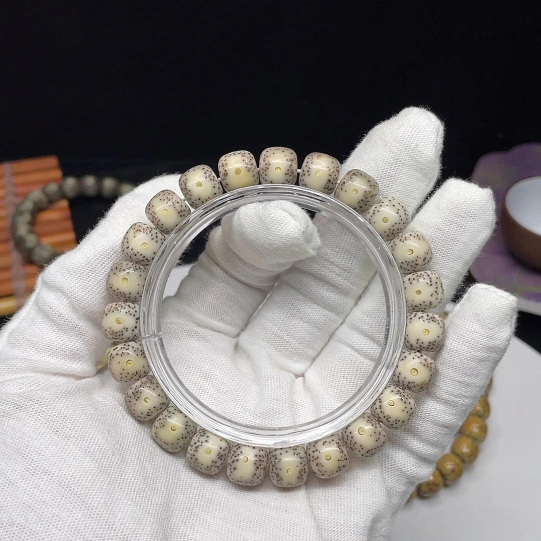 星月菩提吊坠33。10/9骨瓷白凤眼留白