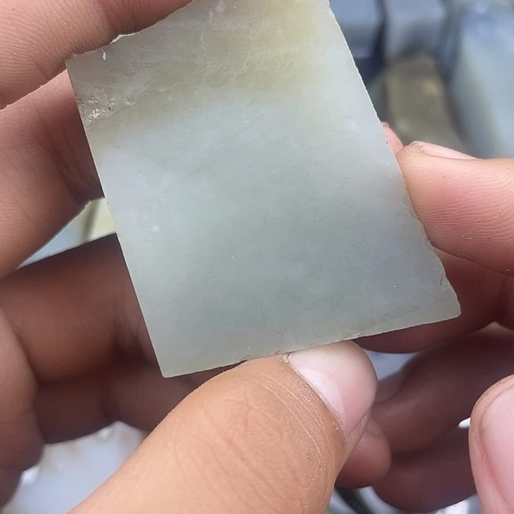 颈饰未镶嵌和田玉（糖玉）