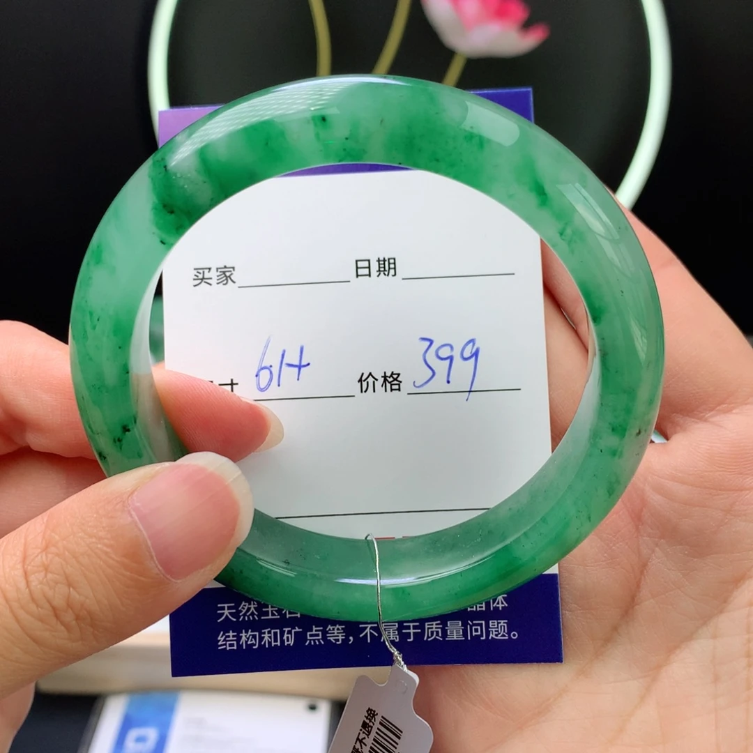 未镶嵌手镯石英质玉