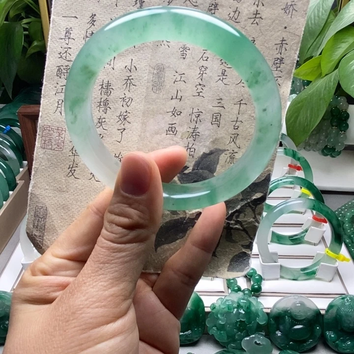 石英质玉未镶嵌手镯