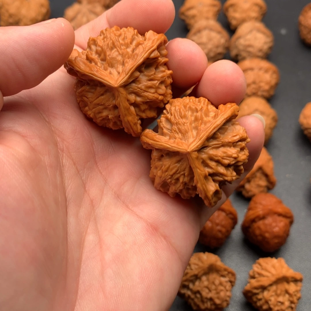 文玩核桃吊坠三棱