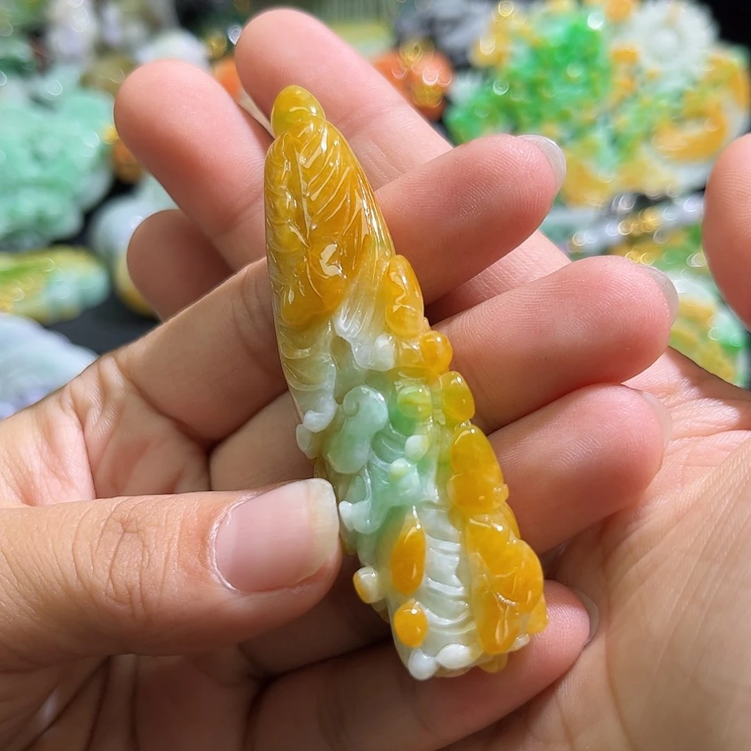 翡翠未镶嵌颈饰待编织