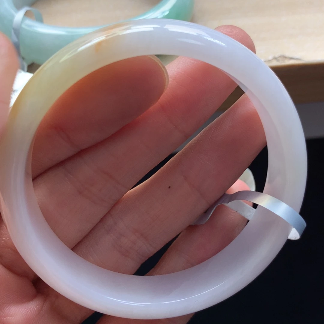 未镶嵌手镯翡翠手镯