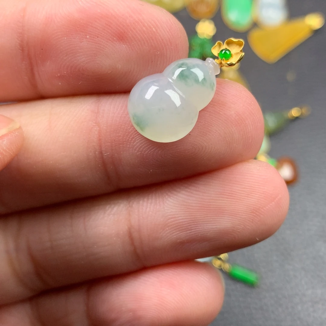 【闪购商品】颈饰18K金镶嵌翡翠翡翠