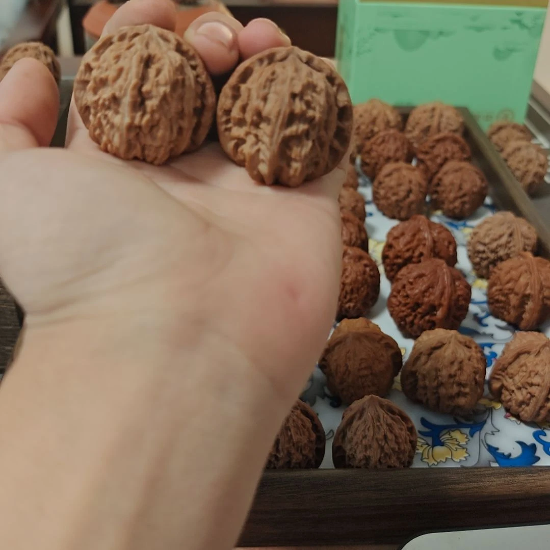 文玩核桃吊坠精卡精配白狮子，全品无修