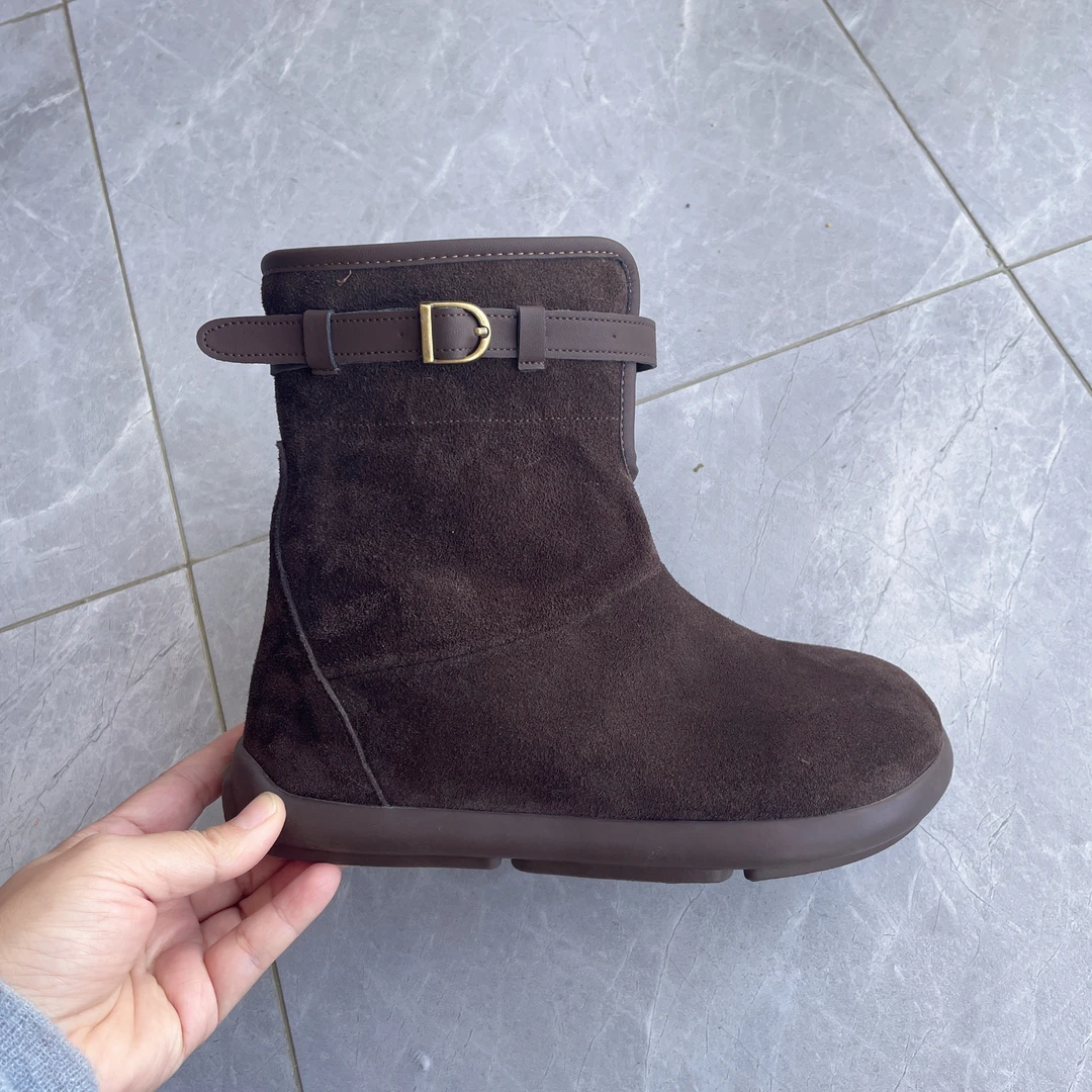 大码平底真皮秋冬百搭短靴41到43码44码加绒加厚短筒时尚雪地靴