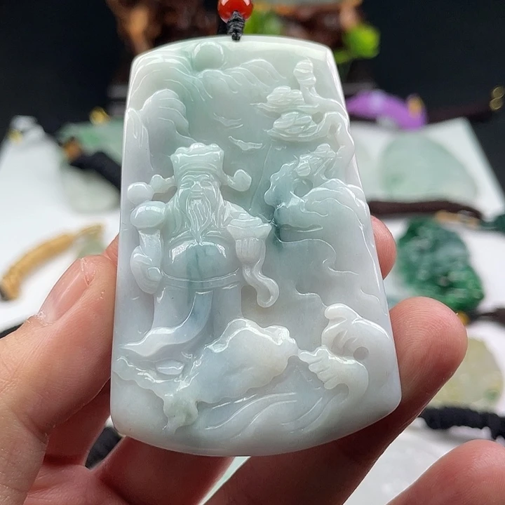 翡翠未镶嵌颈饰财神