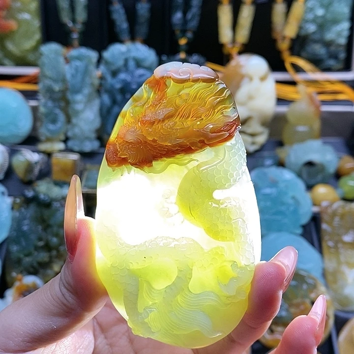 蛇纹石玉颈饰未镶嵌