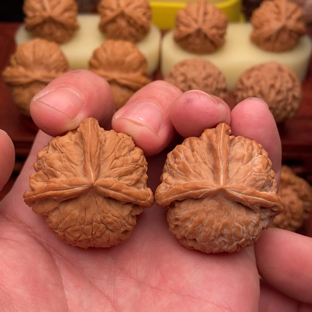 桃核把件ℋ****野生三棱37