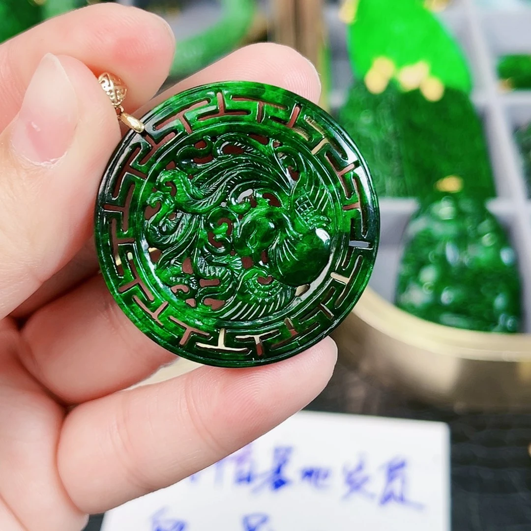 翡翠颈饰18K金镶嵌吊坠