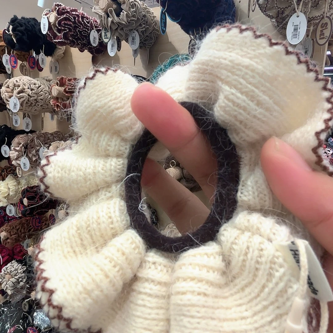 布艺非金属米色发圈