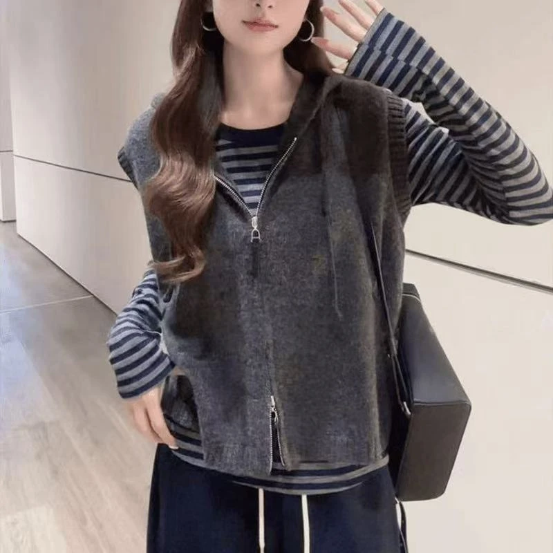 秋季新款条纹t恤女长袖针织打底衫连帽毛衣马甲外套裤子三件套装