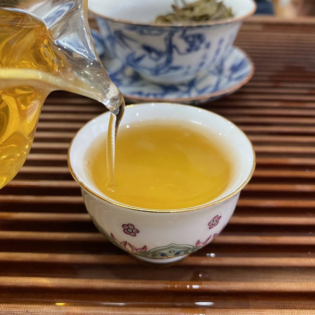 赢瑞2021年邦东绿水塘8克普洱生茶
