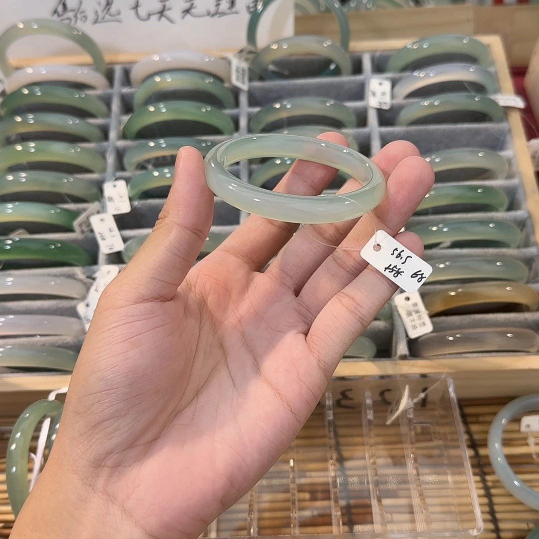 玛瑙/玉髓手镯未镶嵌圈口56.5