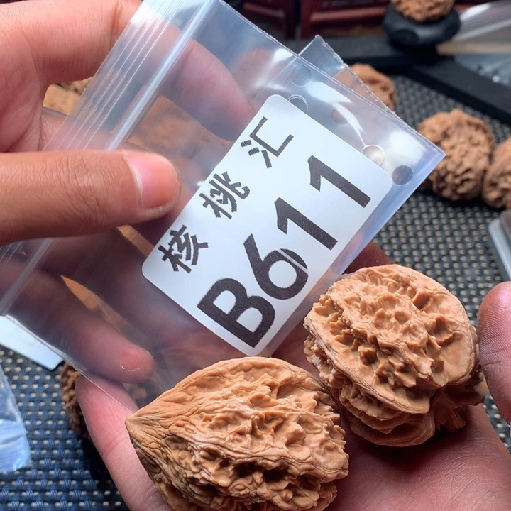 吊坠文玩核桃大沽石
