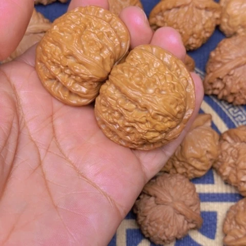 【闪购商品】文玩核桃吊坠人*白狮子42
