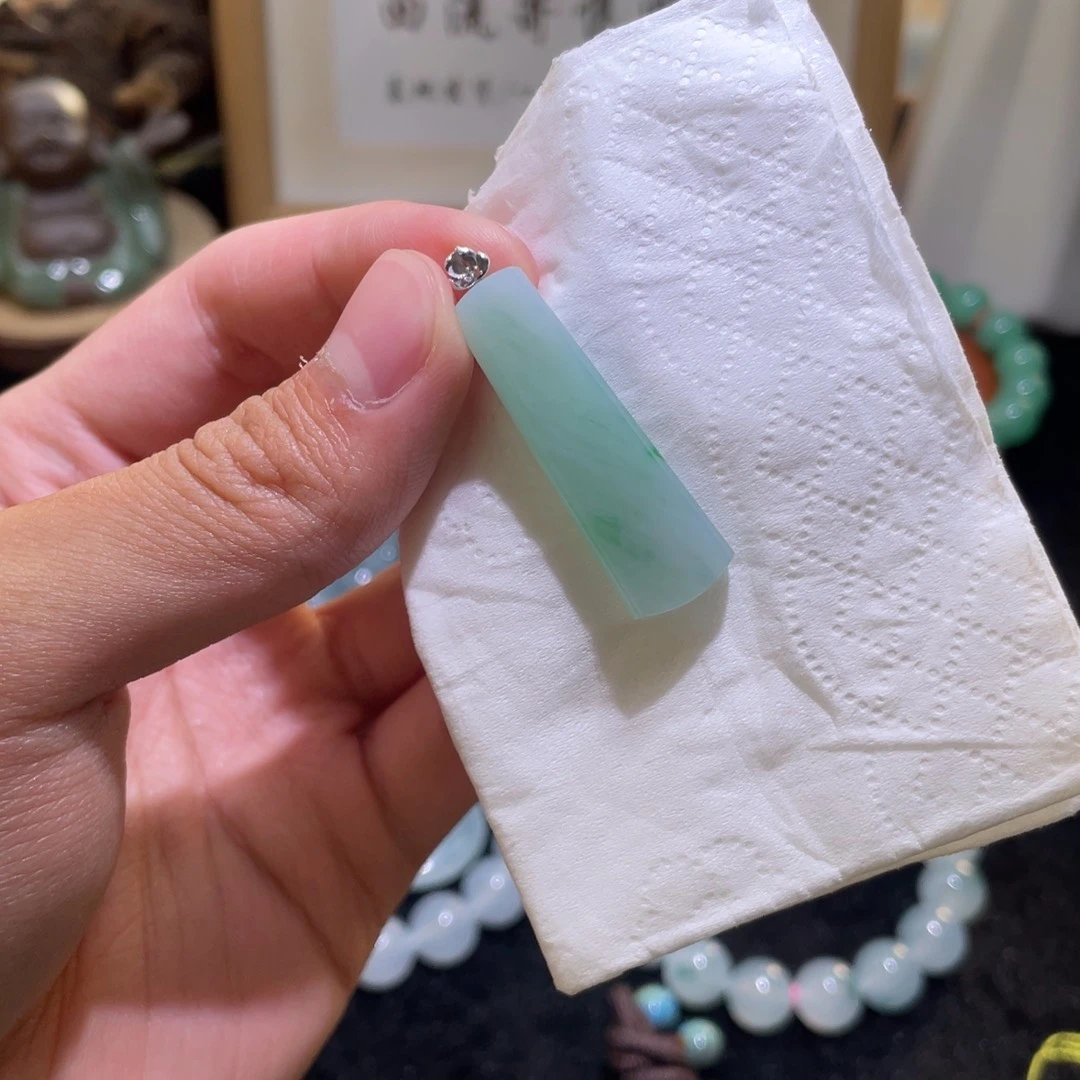 颈饰18K金镶嵌翡翠吊坠20