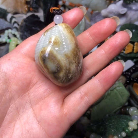 袁***真和田玉未镶嵌把件