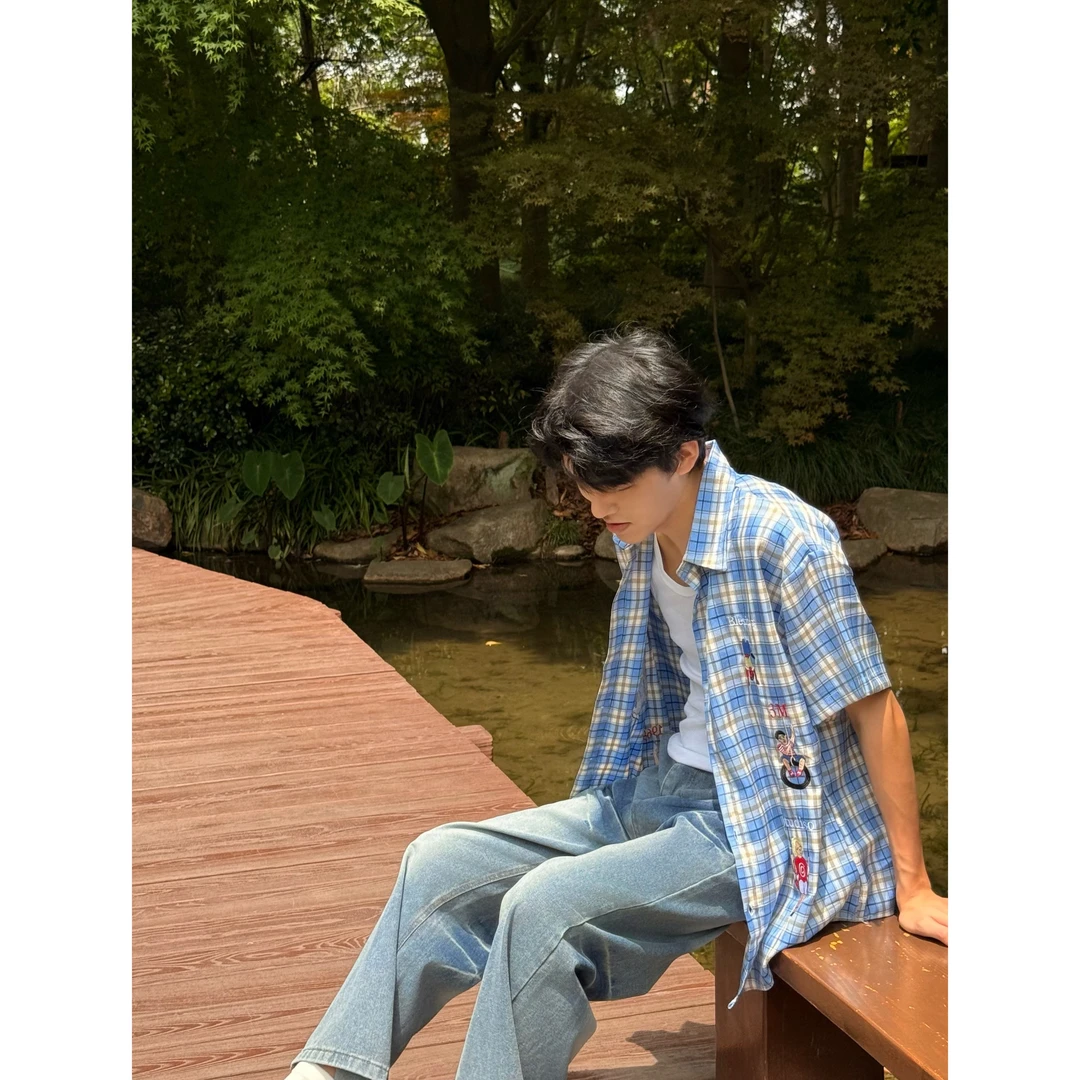 夏季文艺清新卡通刺绣短袖衬衫潮流格子设计感衬衣休闲男