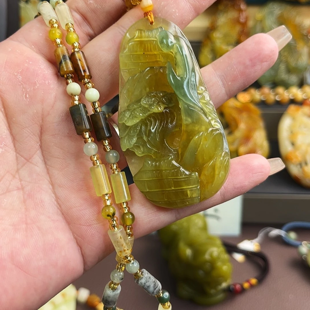 岫玉未镶嵌颈饰岫玉挂件，天然颜色