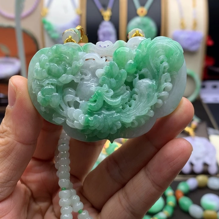 吊坠(赠链)未镶嵌翡翠