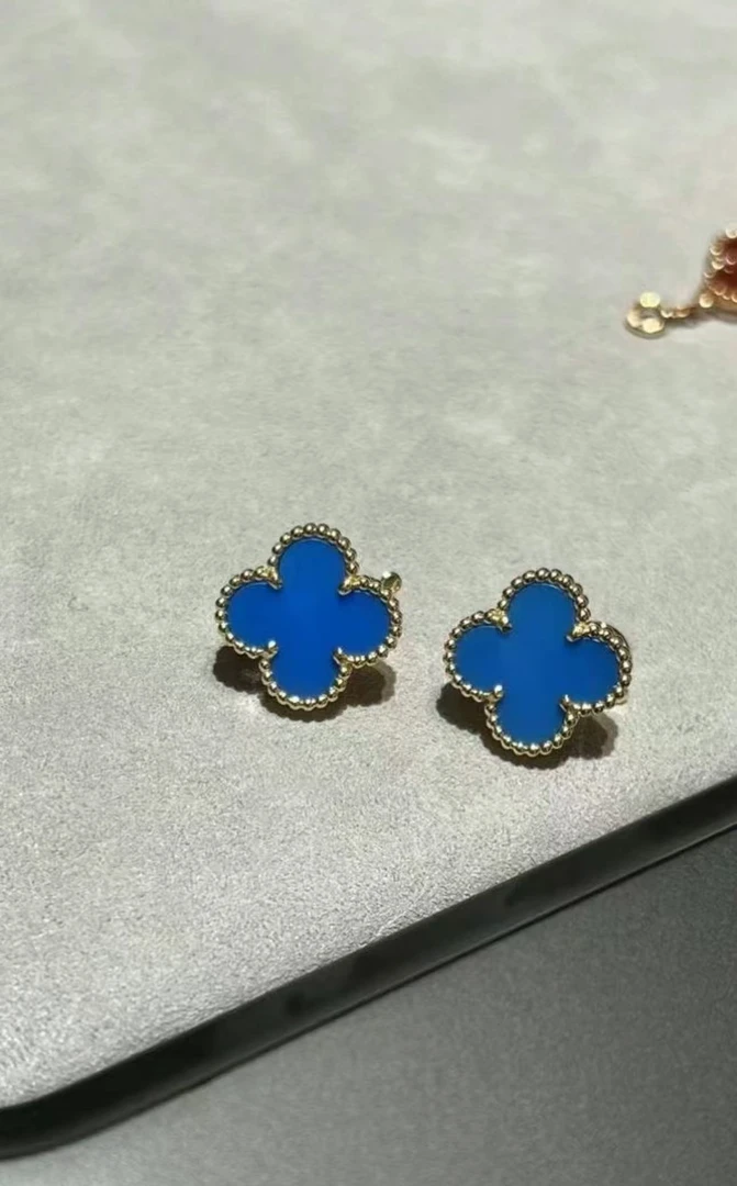 18k金镶嵌玛瑙玉髓四叶草耳拍