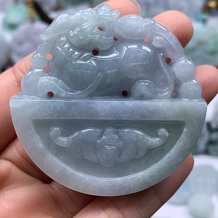 翡翠未镶嵌颈饰仿古貔貅两面工艺福利