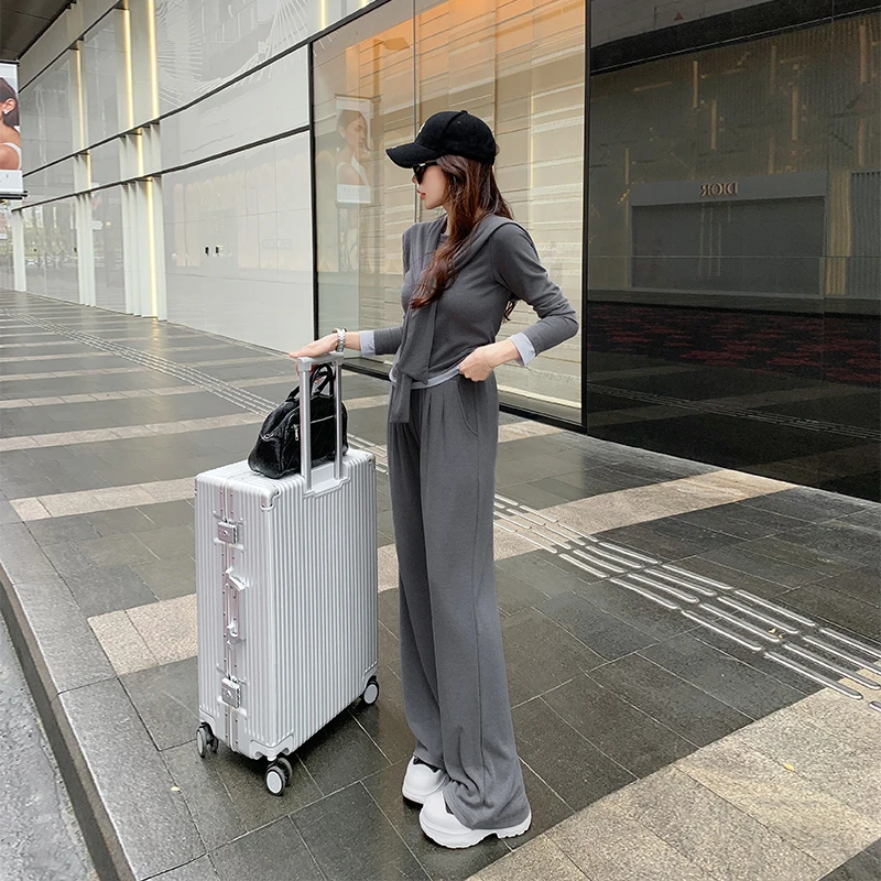 2025早秋新款穿搭配一整套减龄显瘦时尚休闲运动超火三件套装裤女