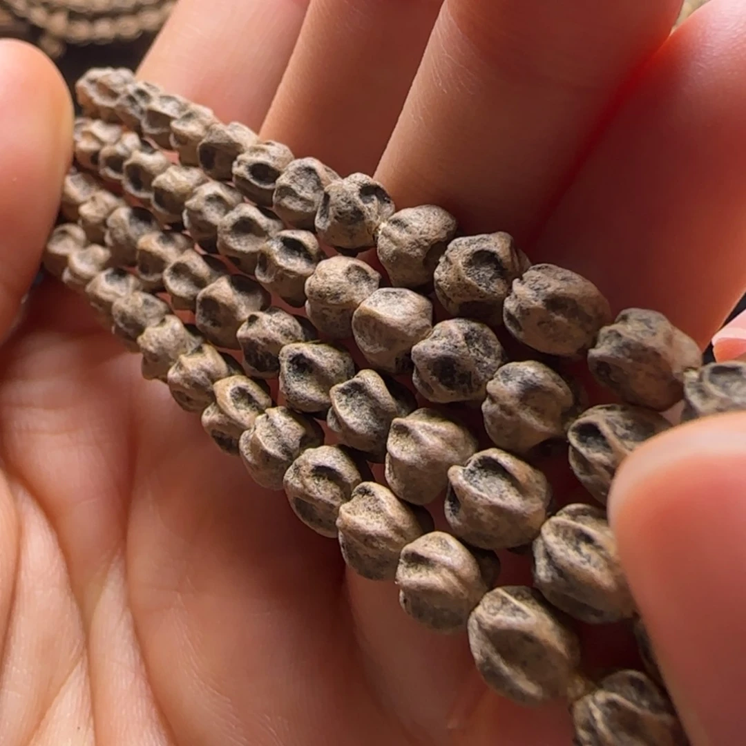 【闪购商品】吊坠柏香籽/百香籽恭****！