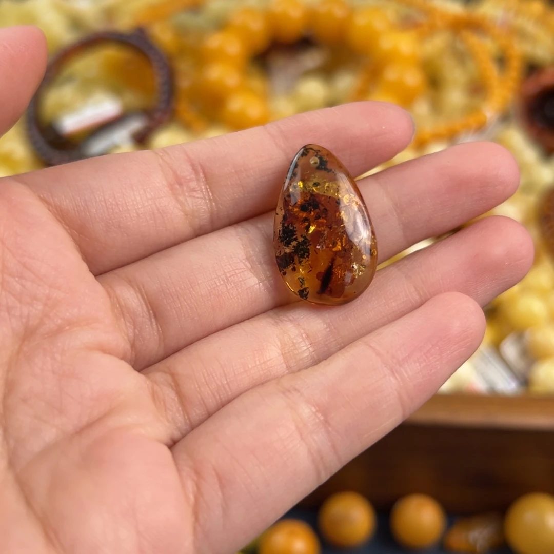 琥珀未镶嵌珠宝奇石