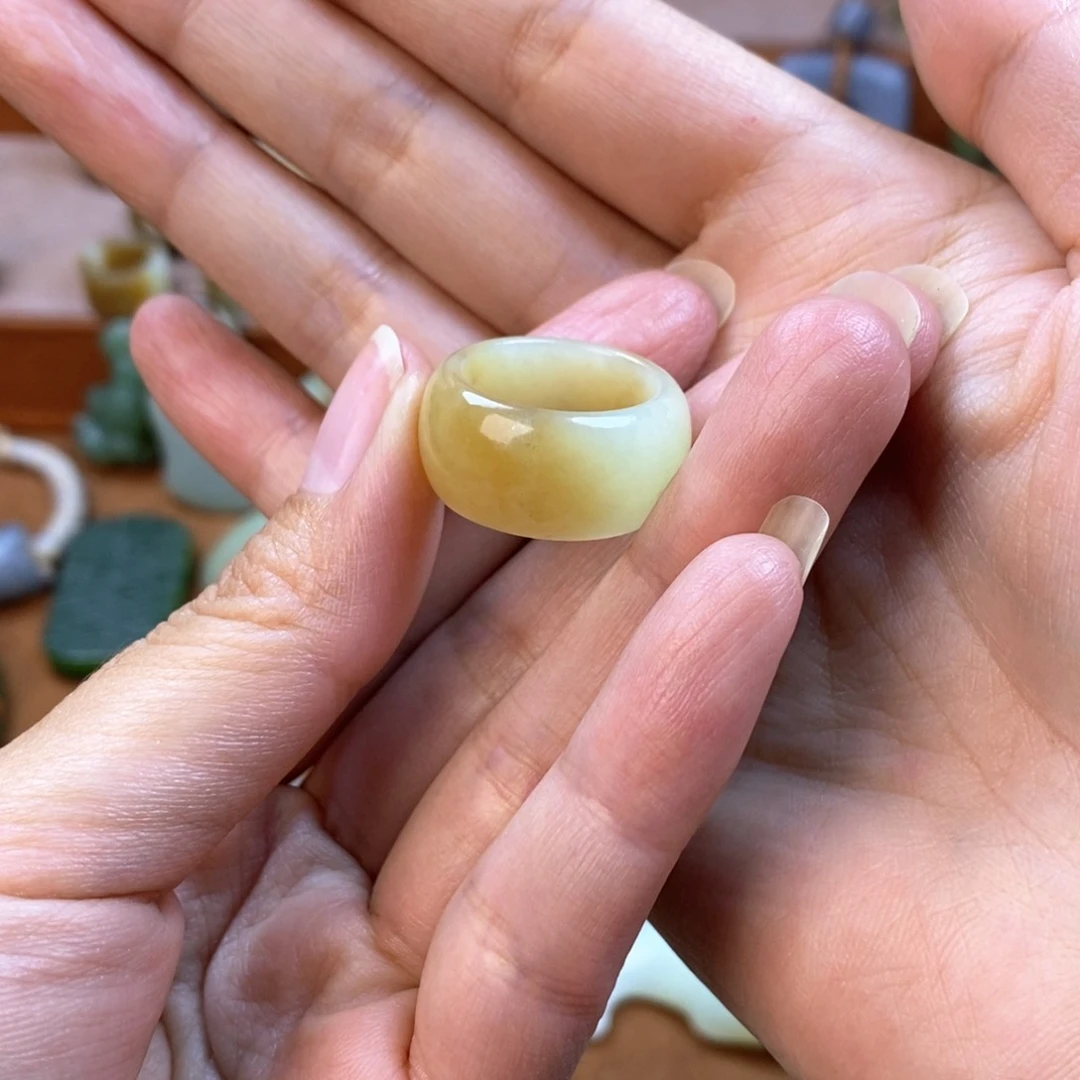 和田玉（糖玉）戒指未镶嵌