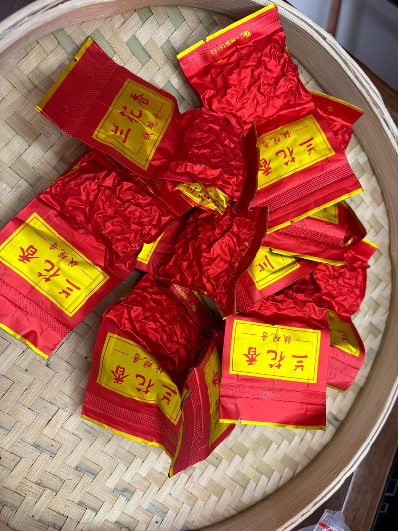 试喝装10泡，其中有6泡春茶