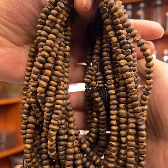 手串沉香白棋包头0.6多样性发货1条