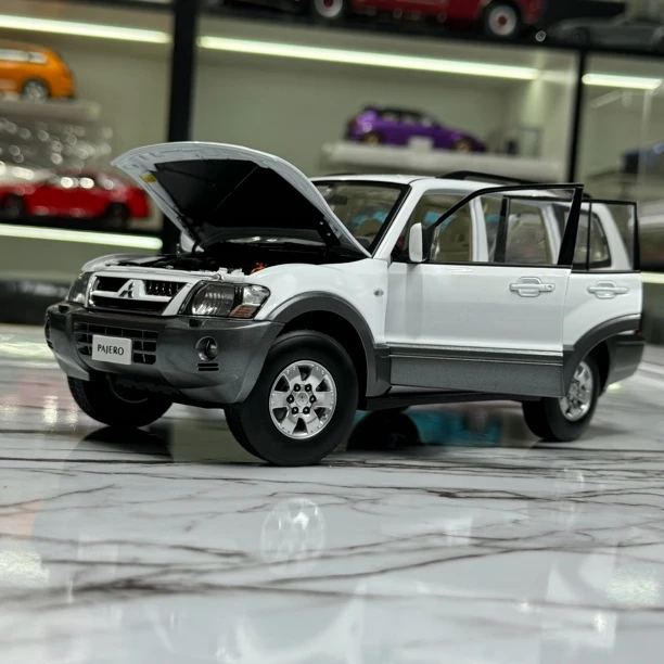 YC MODEL 1:18 帕杰罗 三菱PAJERO V73合金静态汽车模型 收藏摆件