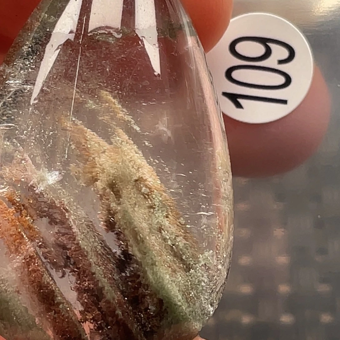 飞***飞未镶嵌颈饰水晶天然