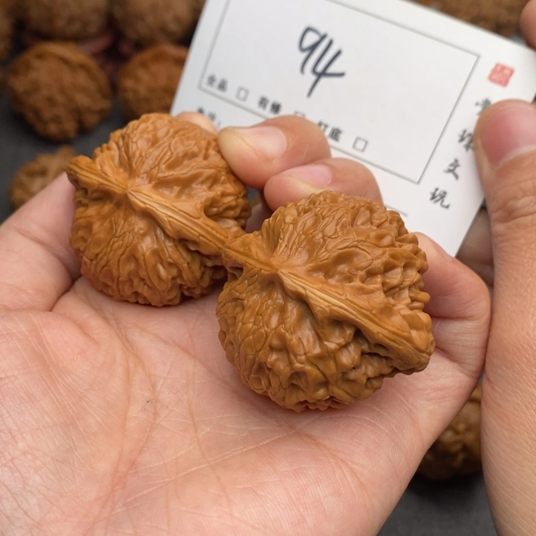 文玩核桃吊坠42红灯94