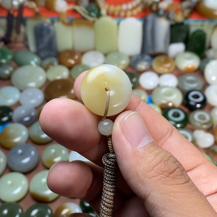 和田玉未镶嵌吊坠(不含链)