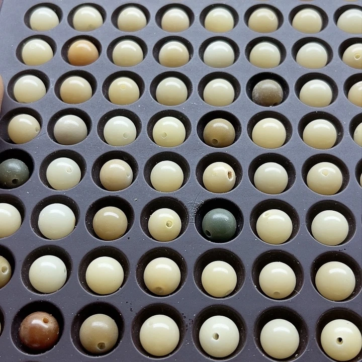 白玉菩提吊坠微瑕10奶黄圆100卡灯牌宠100