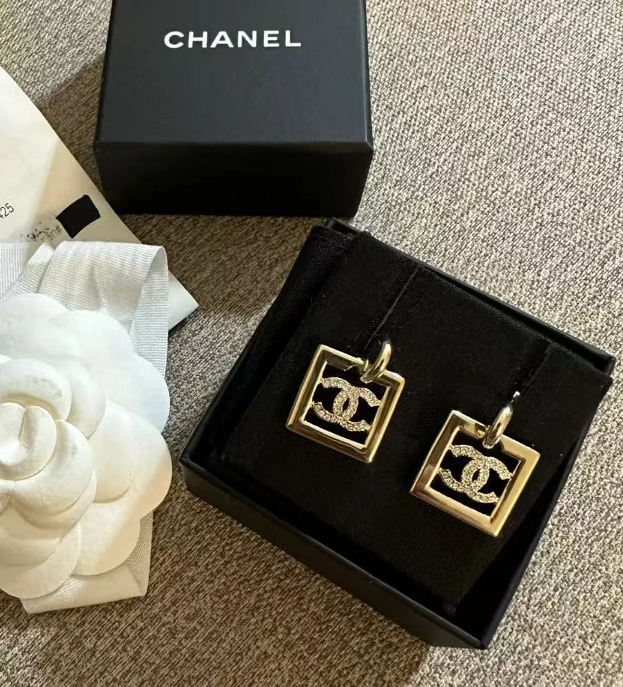 99新 Chanel/香奈儿 23A 金色方形耳钉 12556158
