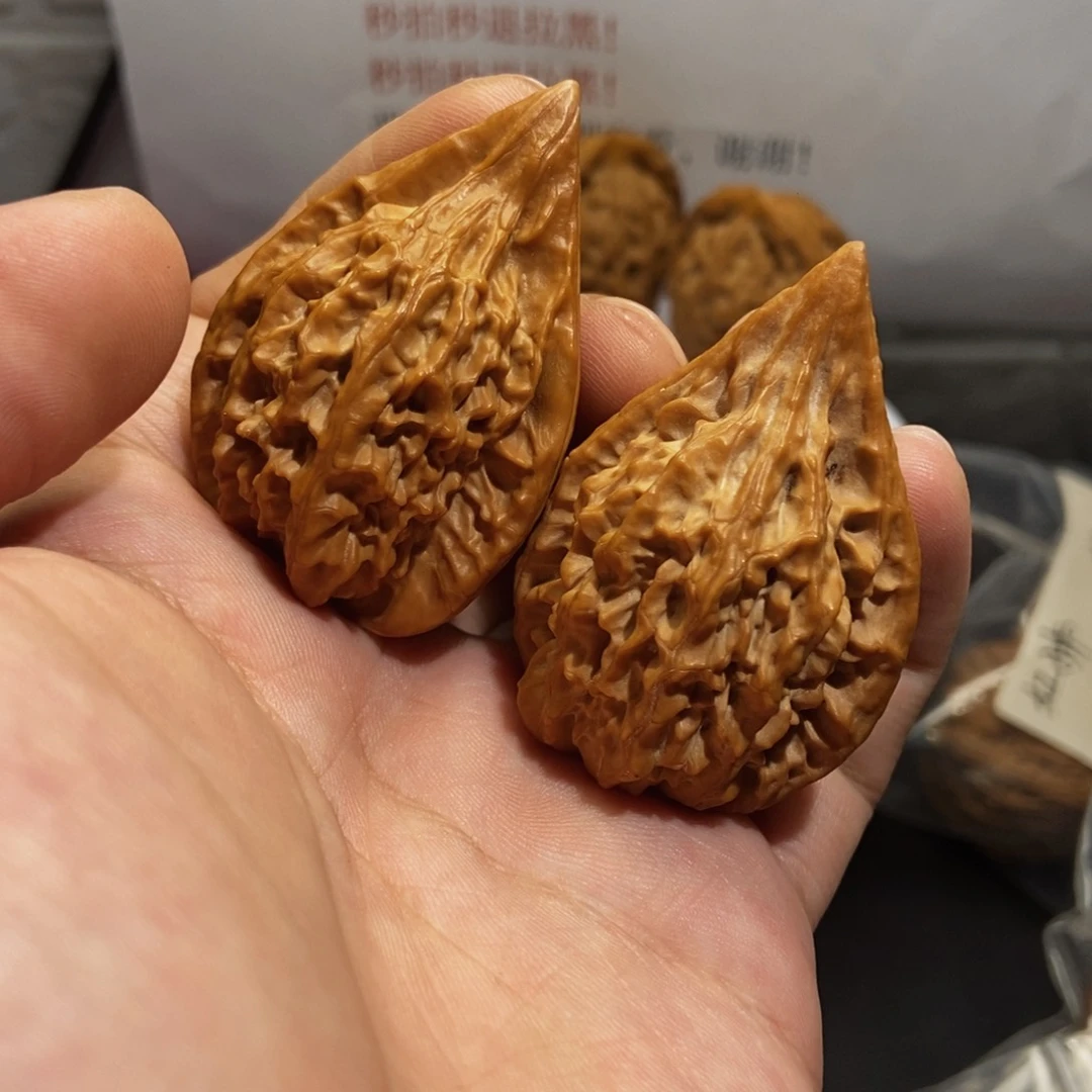文玩核桃吊坠红缨枪34高51全品