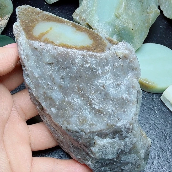 未镶嵌和田玉（糖玉）珠宝奇石