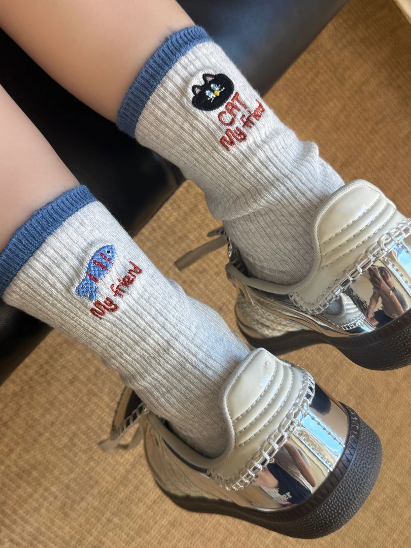 秋季新品左右不对称拼色卡通ins风韩系中筒袜