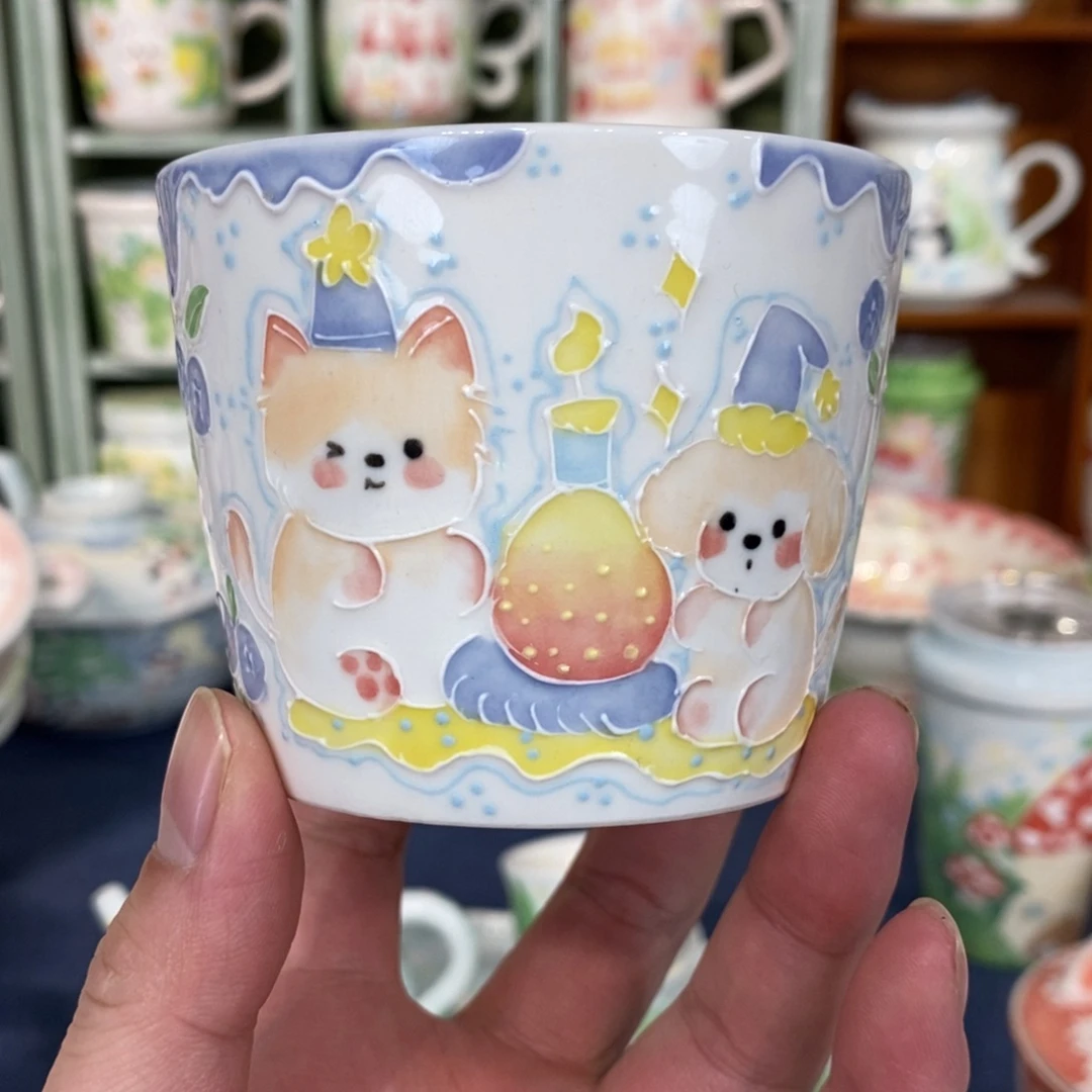 瓷片蓝莓小猫手握杯