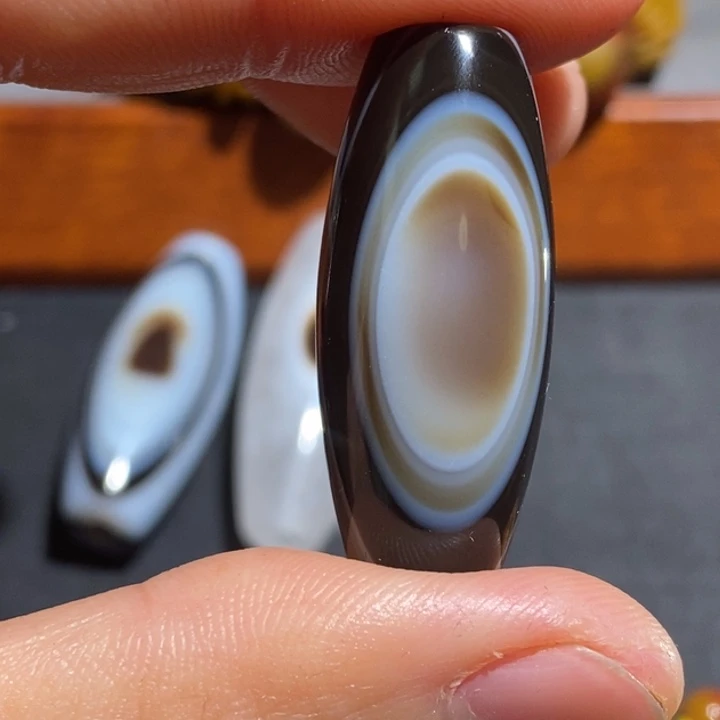 龘***尔玛瑙/玉髓未镶嵌颈饰