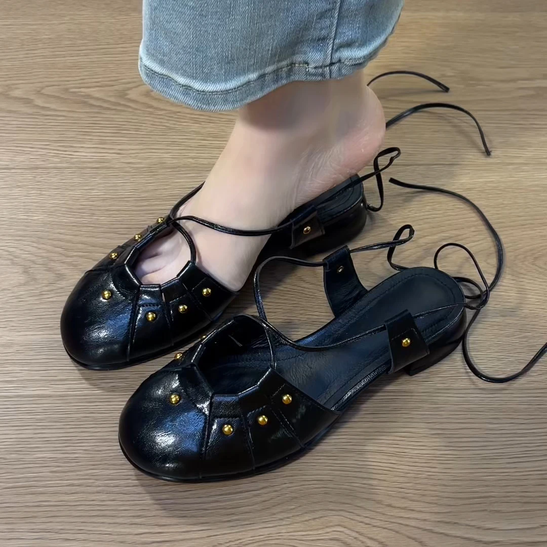 女士夏款凉鞋低跟铆钉脚环绑带舒适百搭休闲软底平底凉鞋女款