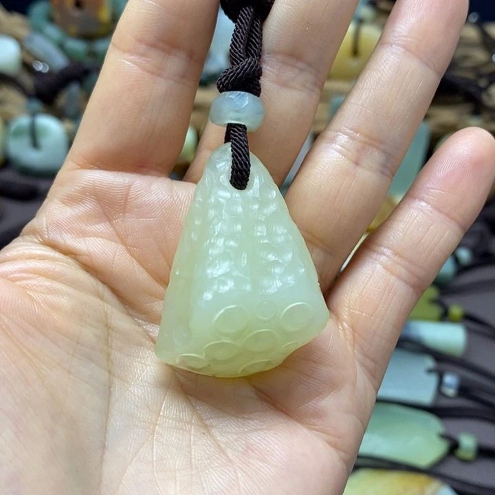 蛇纹石玉未镶嵌挂件