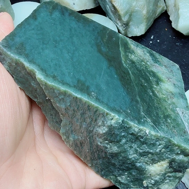 未镶嵌和田玉（糖玉）珠宝奇石