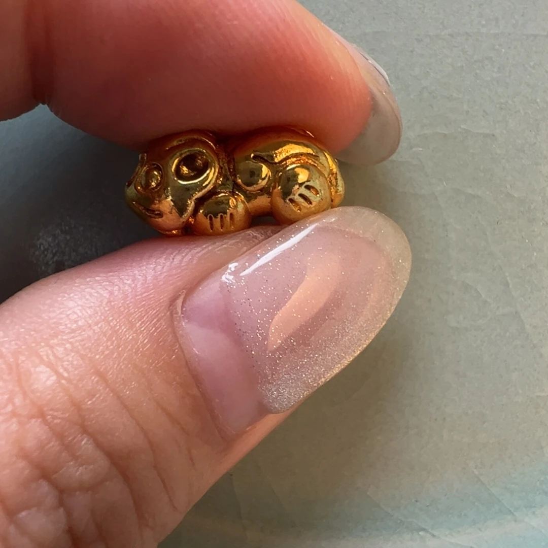 伊***凌瓷片瓷器工艺品等艺术品