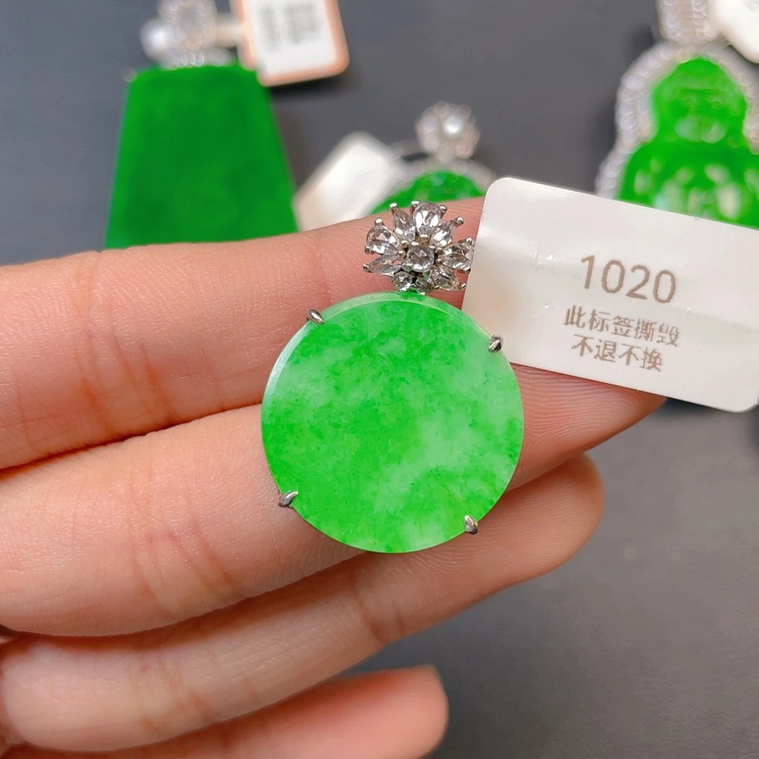 【闪购商品】颈饰银S925镶嵌翡翠翡翠